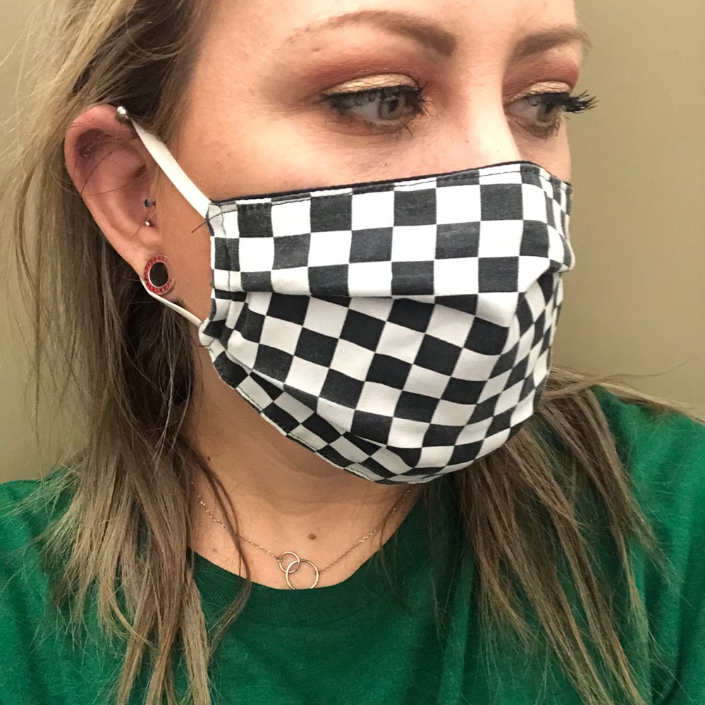 Checkered pattern mask - Picture 3 of 4